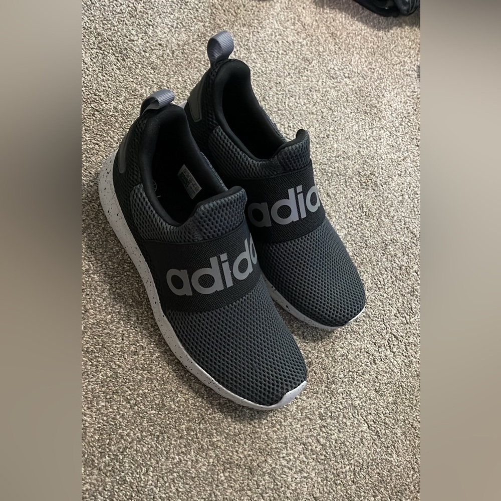 Men’s adidas tennis shoes. Size 7. NWOT